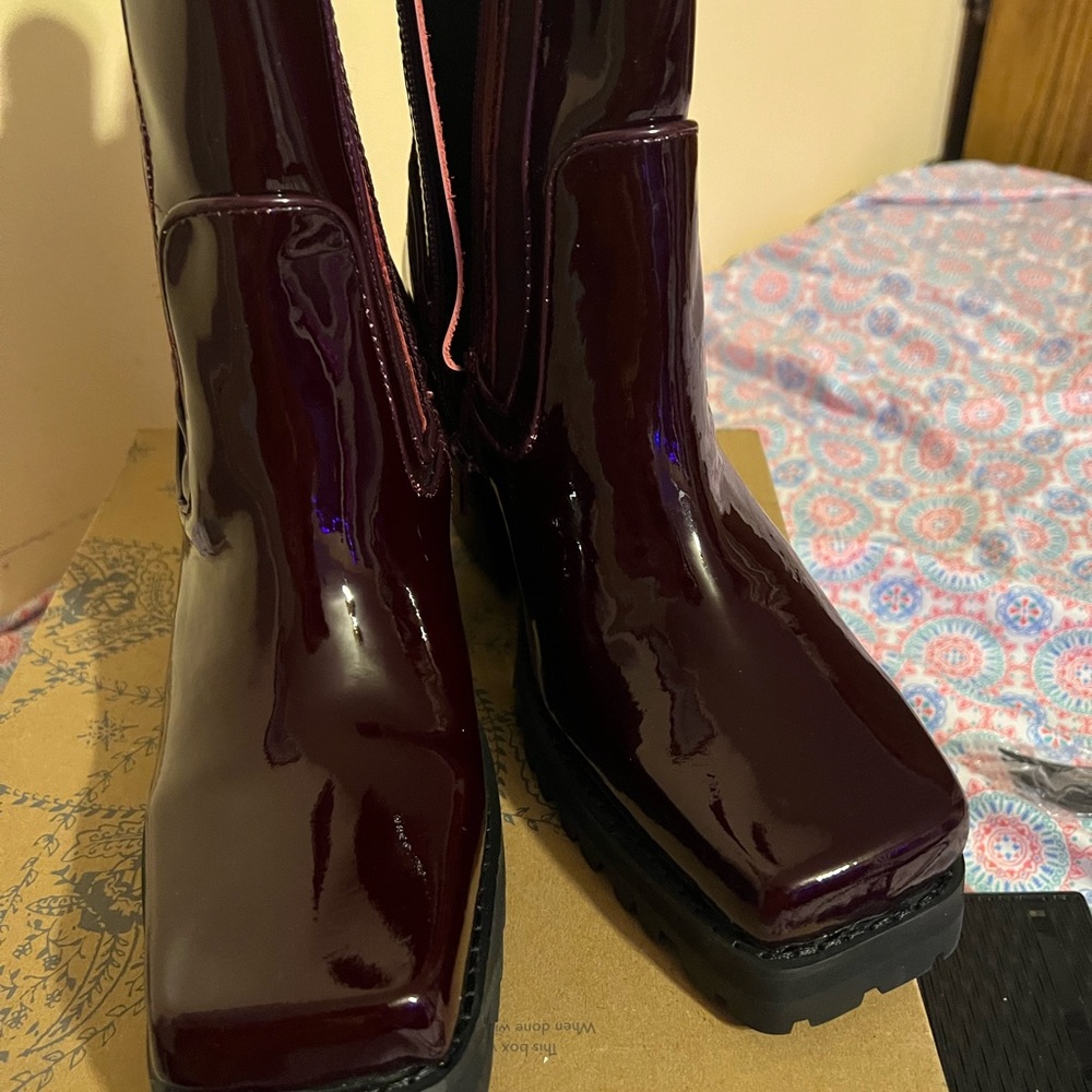 Jeffrey Campbell size 8 Sabine wine patent leather